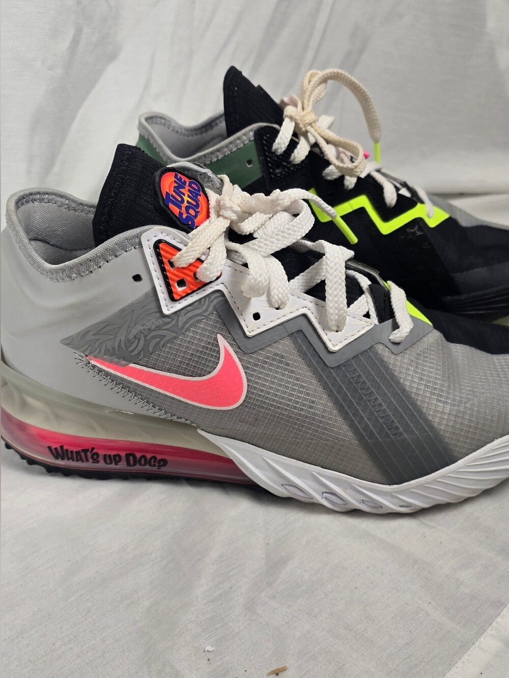 Size 7.5 - Nike Space Jam x LeBron 18 EP Low Bugs x Nike Marvin